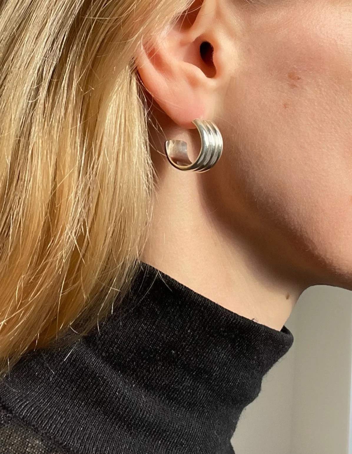 Ridged silver hoop earrings