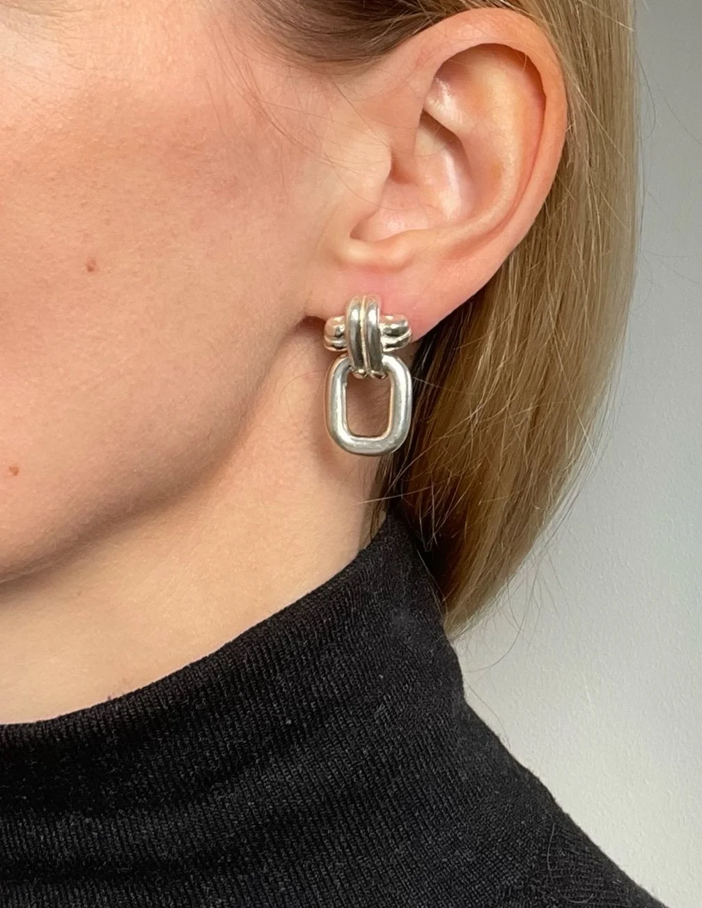 Veda Earrings silver.JPG