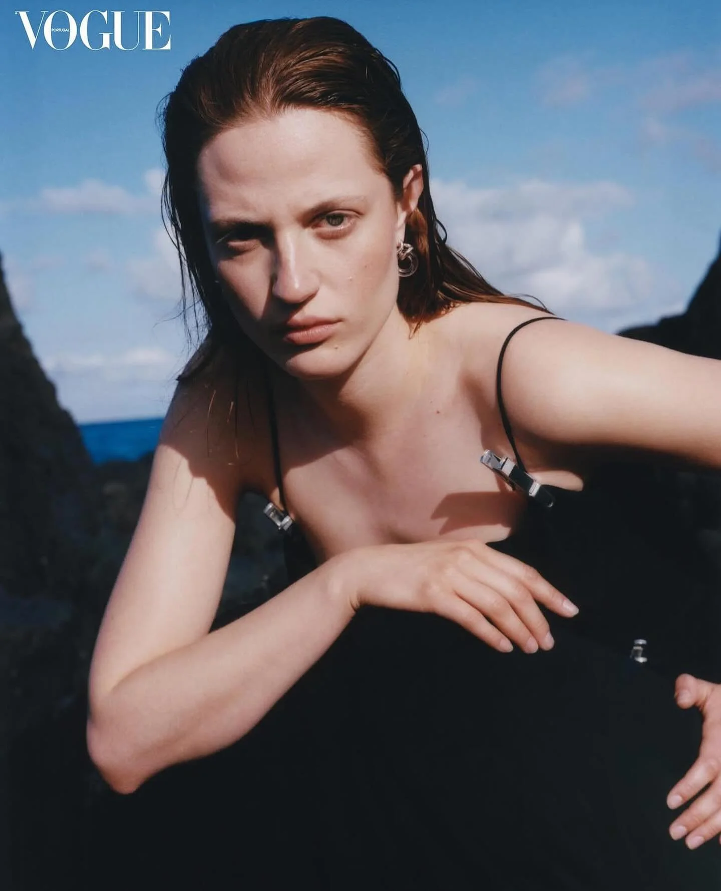 Vogue Portugal 🇵🇹 Rollo Earrings with crystal quartz 🤍 thank you!!! &hellip;
Styling @sofialazzaristylist 
Photography &amp; creative direction @isabellefhardy 
Model @banasjulia 
Hair and make up @alexreadermakeup 
Retouching @retouch_mario 
Styl