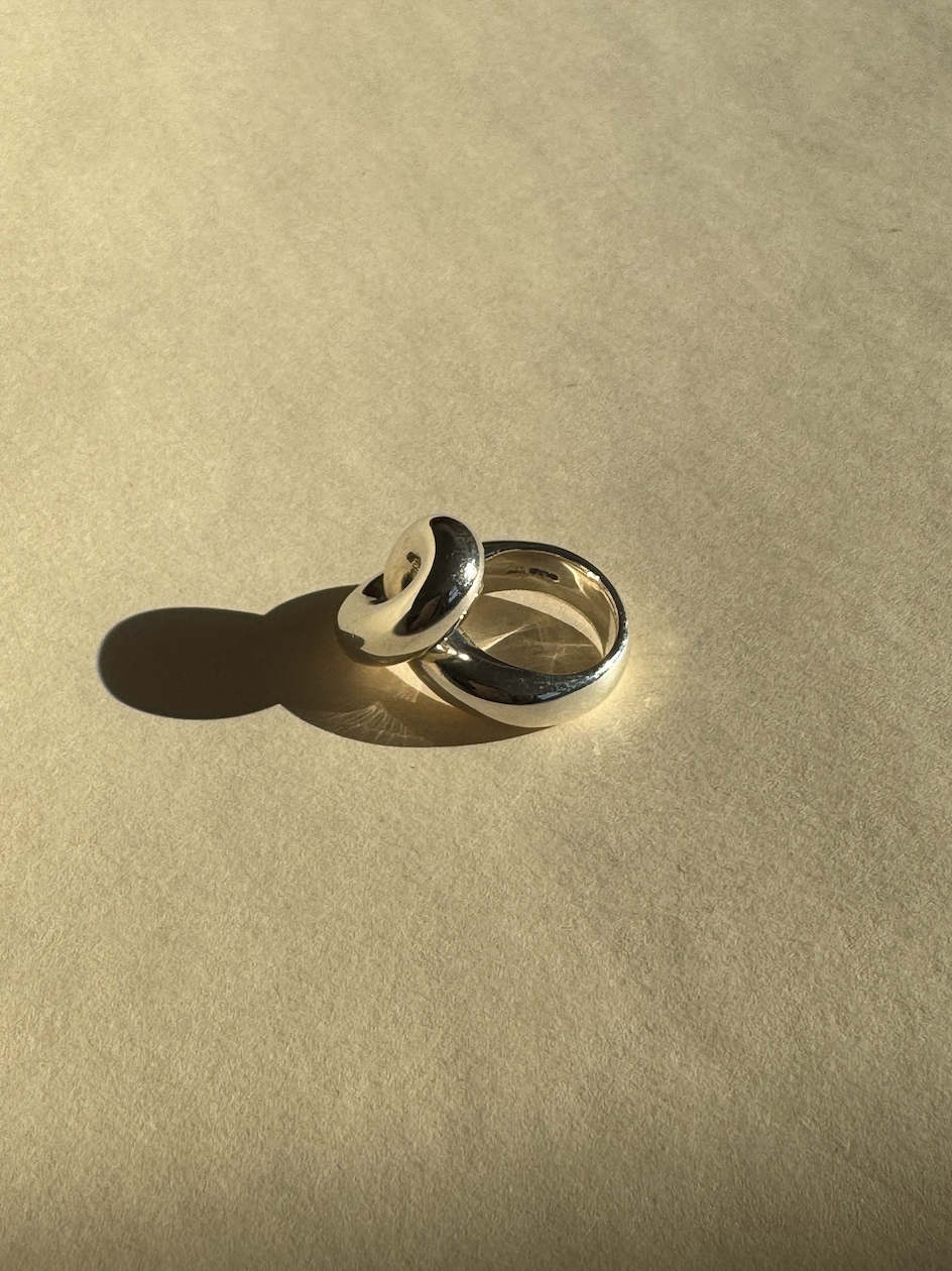 celia swirl silver side.png