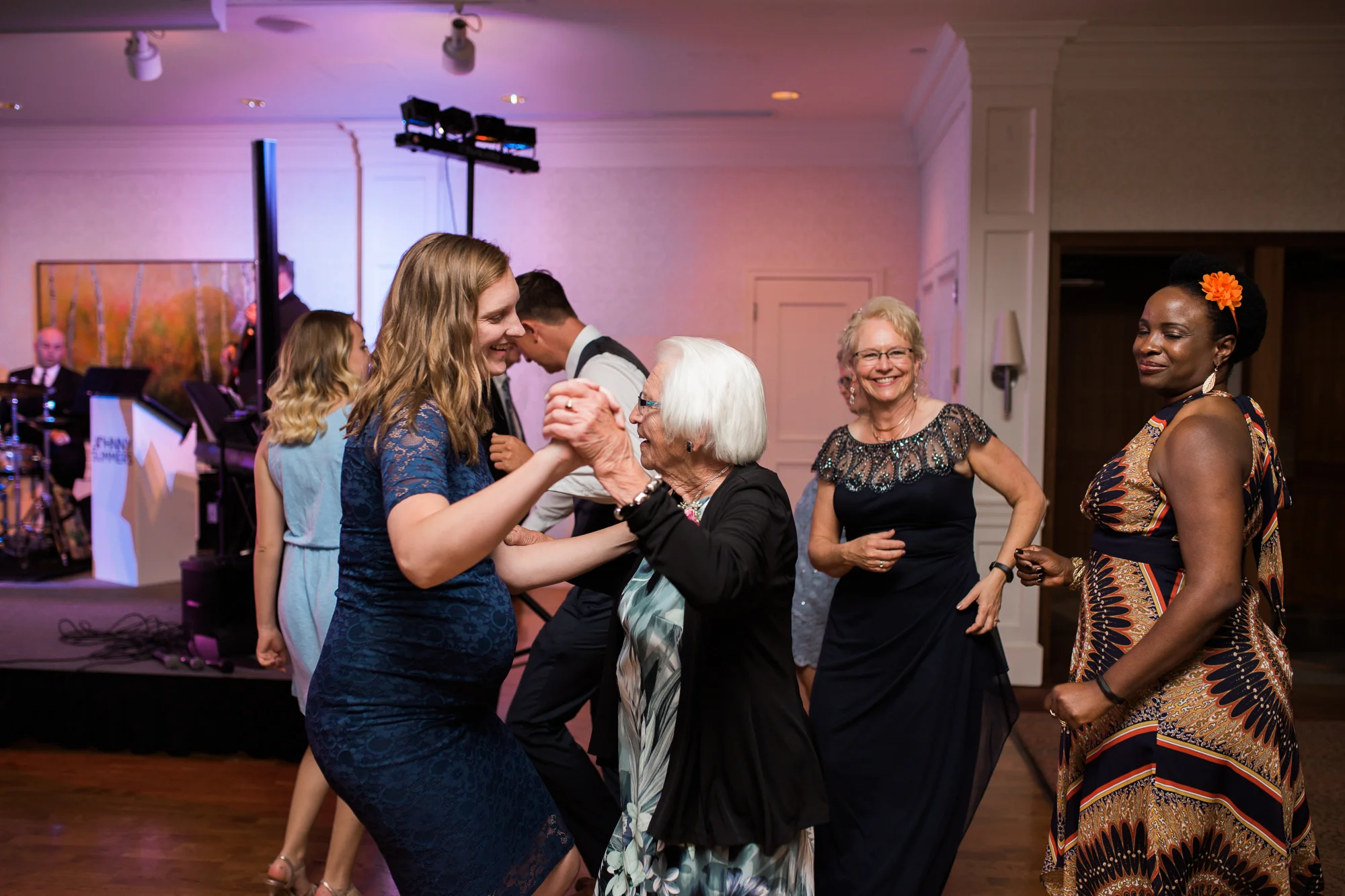 Calgary-wedding-photographer-NN-119.jpg
