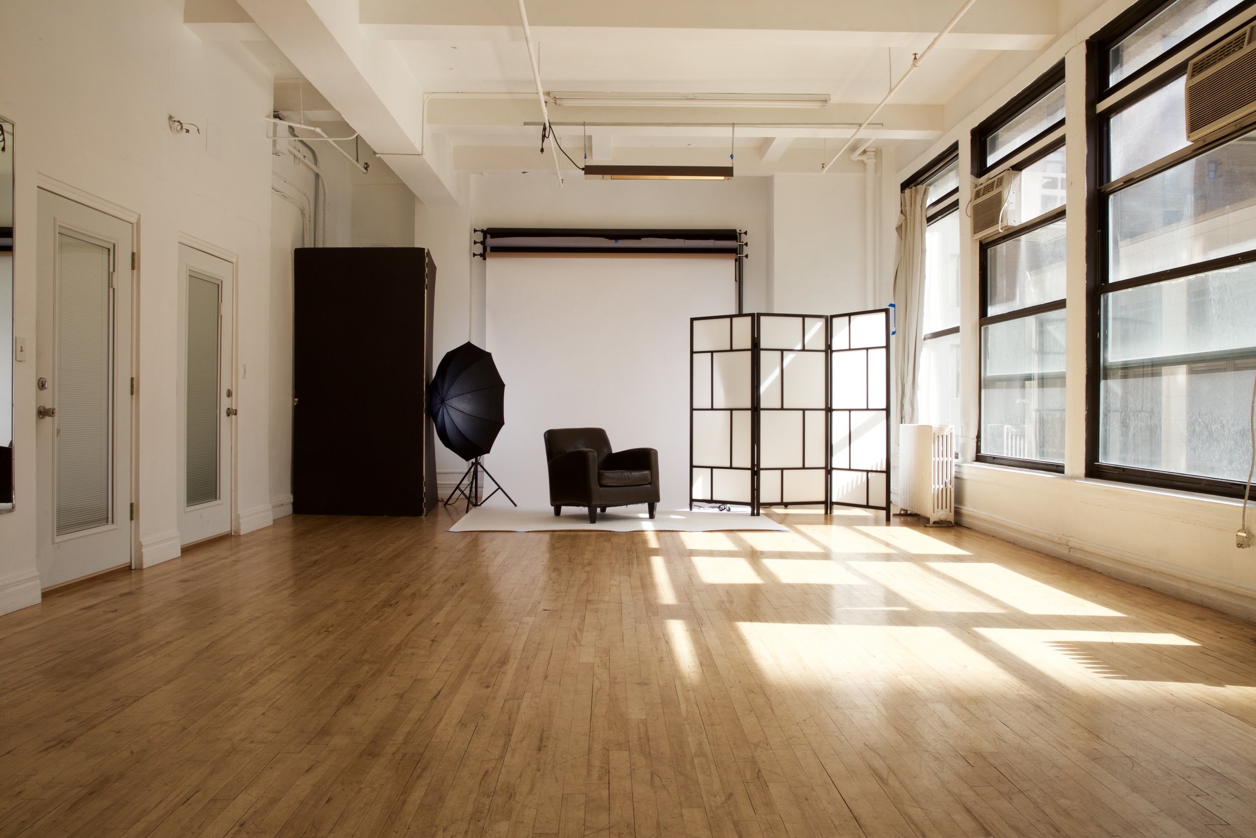 STUDIO 1 - Photo: $55/hr, $410/day. &nbsp;Video:&nbsp; $65/hr, $485/day