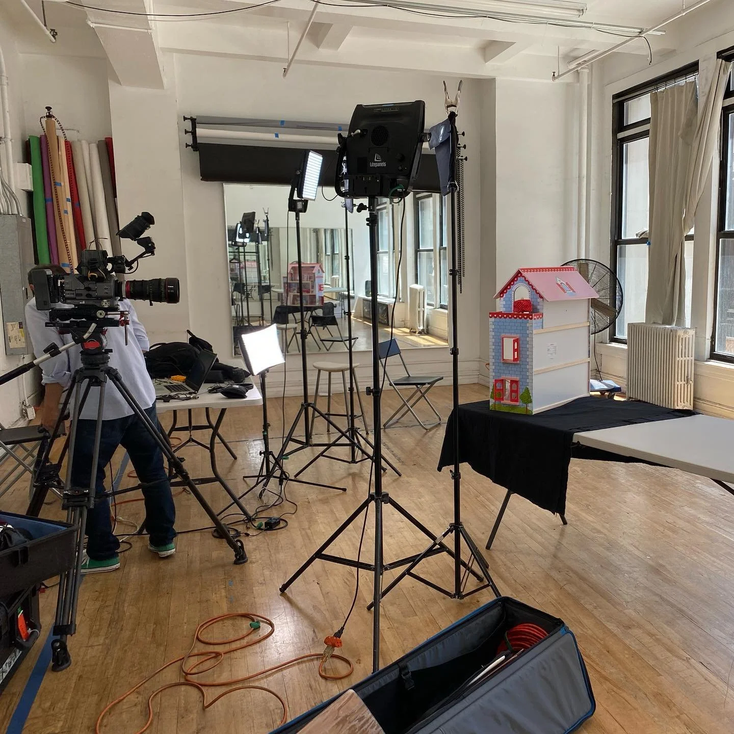 Interview with Shanna Swan in studio 1 
for mobydoc.de
Videographer: @dpsamshinn
Subject: @drshannaswan

#photostudionyc #photostudio #videostudio #heraldsquare #heraldsquarephotography #midtown #midtownnyc #studiorental #studiophotography #studiopho