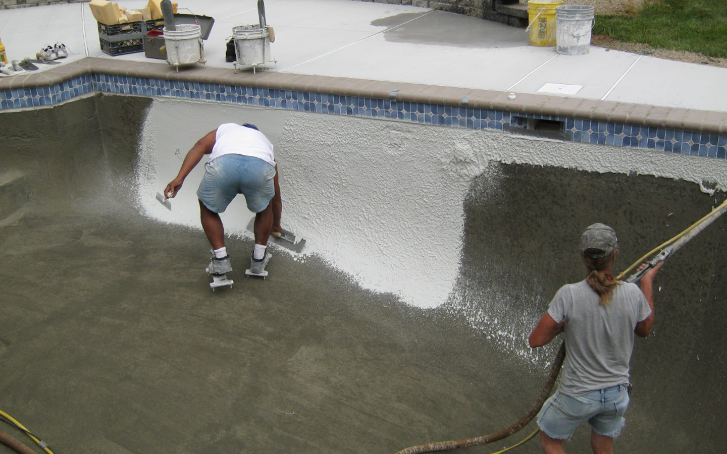  The bond coat is followed by the installation of a pozzolan reinforced marble plaster interior application. 