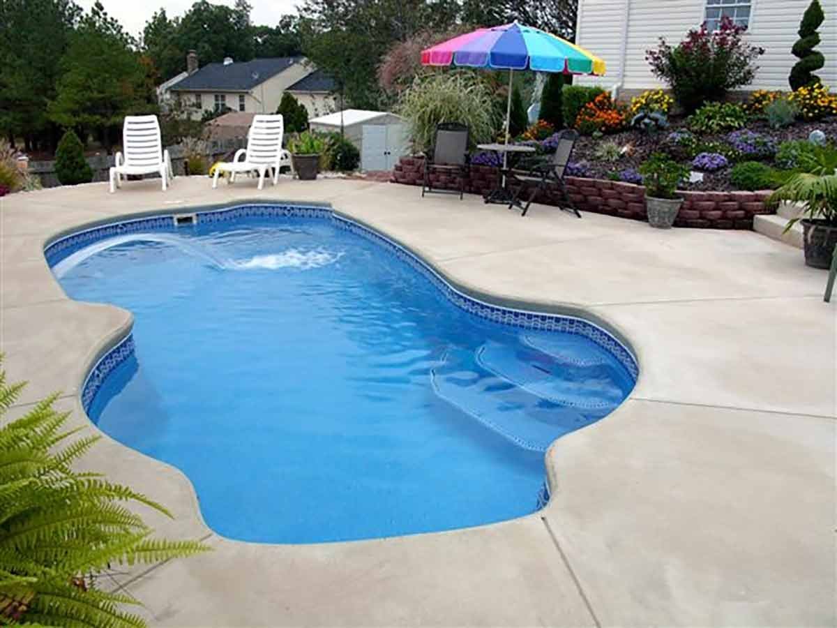 freeport-fiberglass-pool-03.jpeg