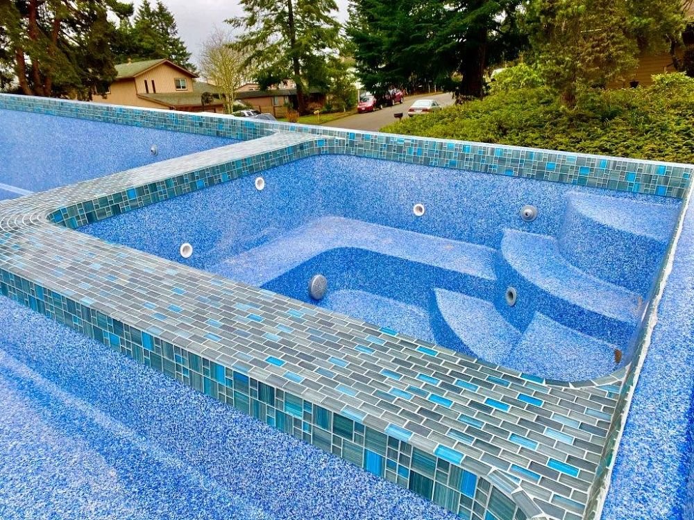 Astoria Fiberglass Pool Sapphire Blue G2 with Titanium and Montange tile.jpeg