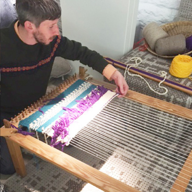 PEG TABLE LOOM