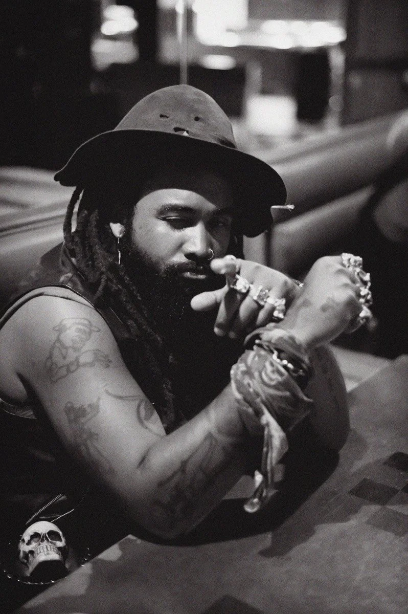 Bessie &amp; The Rainbowkidz (ft. Russell Hall) 