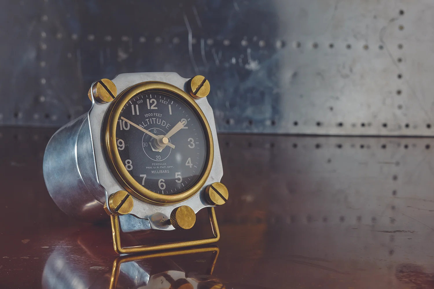 Altimeter Aluminum Table Clock_imc.jpg