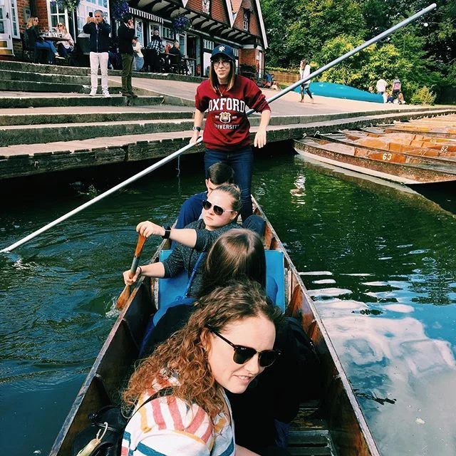 Out for a Sunday punt! 🚣🏻&zwj;♂️
*
*
*
#Oxford #Punting #OxfordUniversity #ExploreUK #lovegreatbritain #cpcuk
