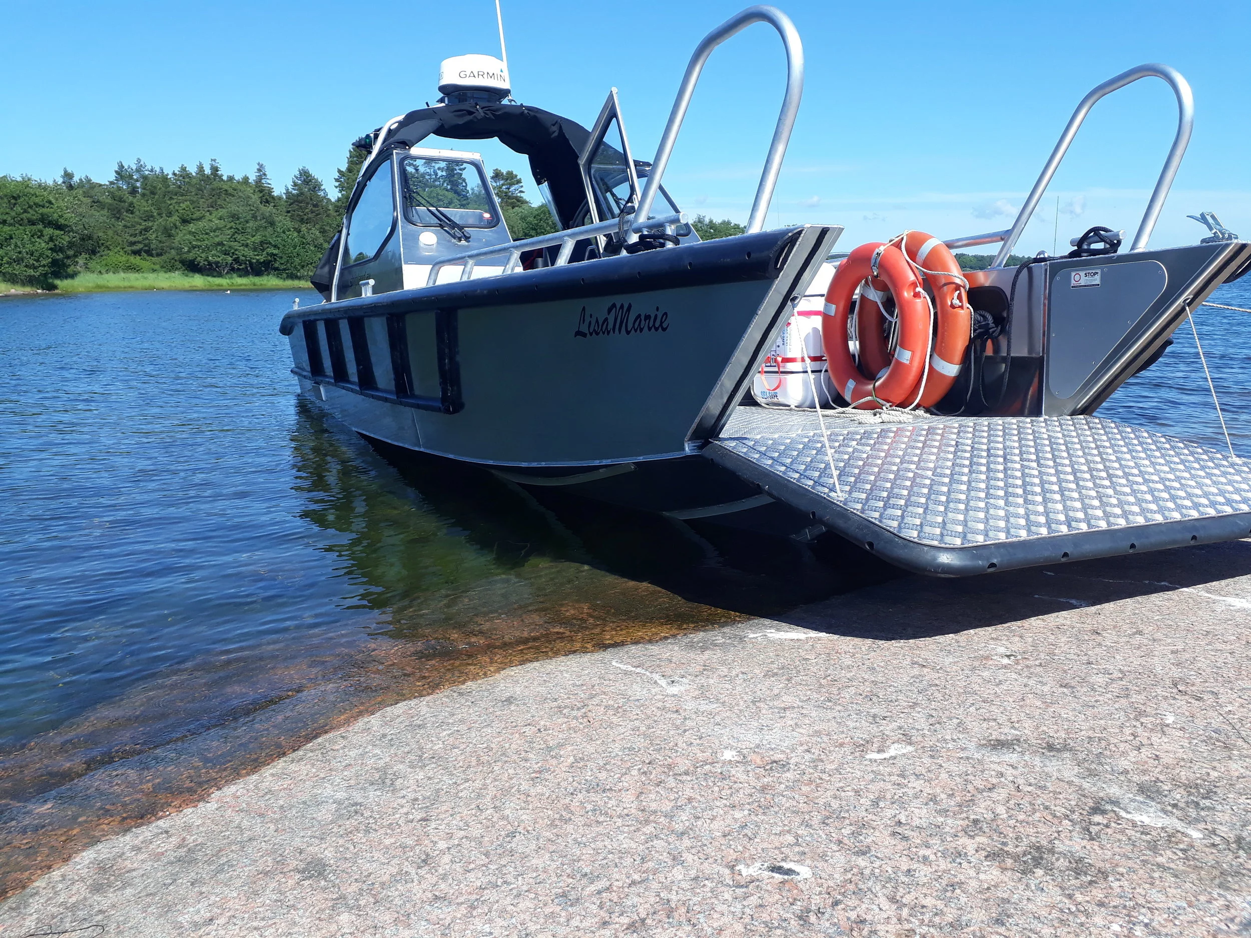 Easy access with bowdoor