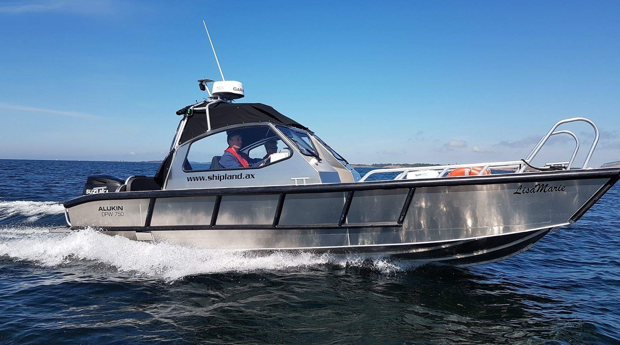 Cruising speed 25-30 knot
