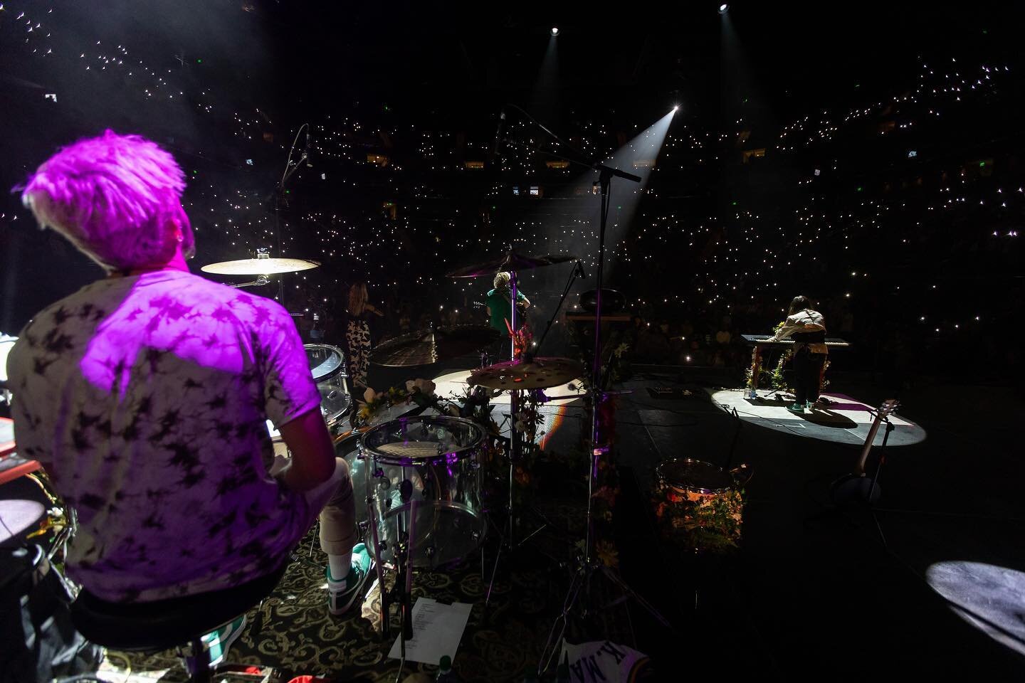 I got to shoot my first show of 2021 this weekend. We had a socially distanced, masked required and enforced, but SOLD OUT SHOW for @thenationalparksband at @vivintarena arena. It felt so good to be back. During the show I just took a minute to look 