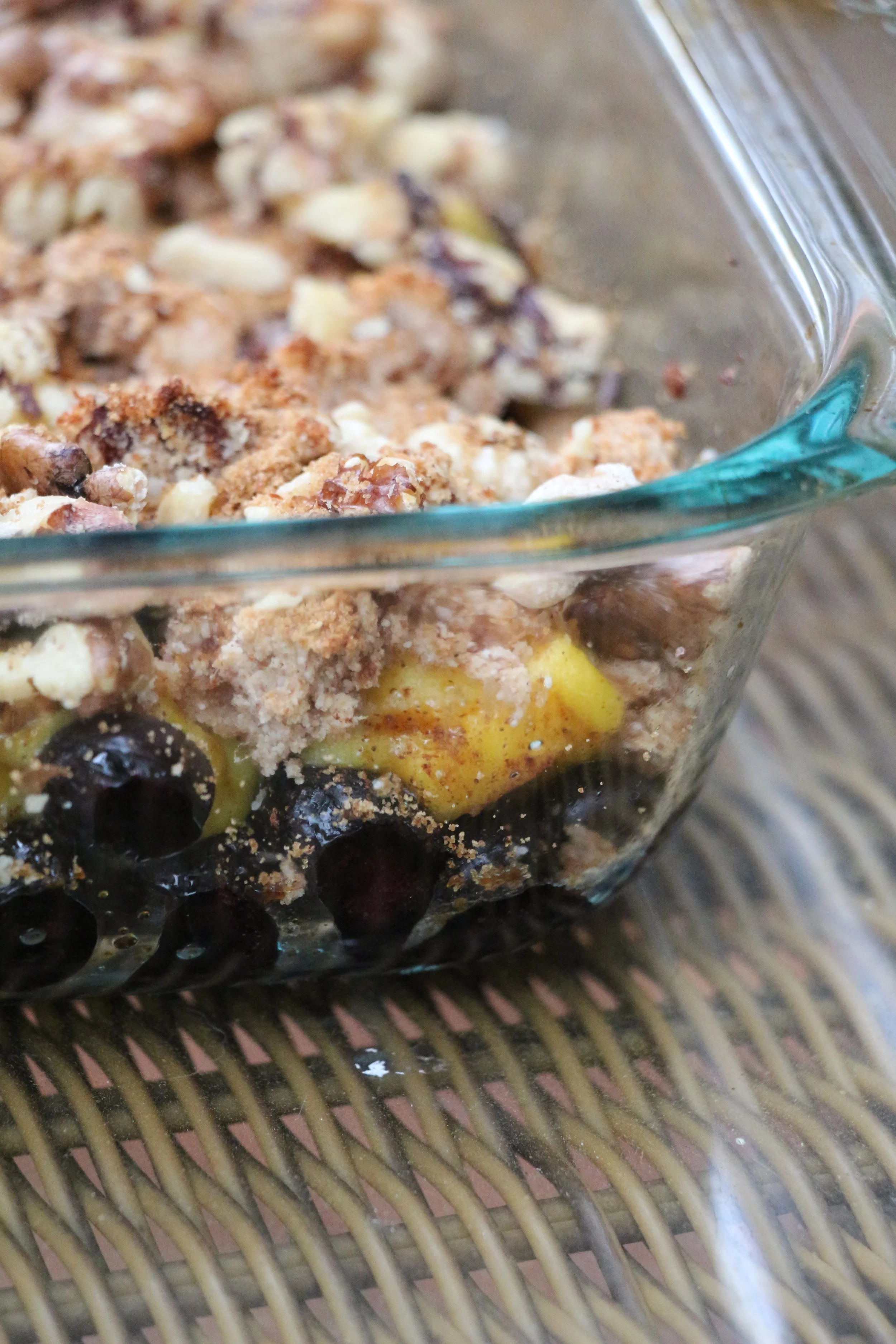 blueberry mango crumble2.jpg