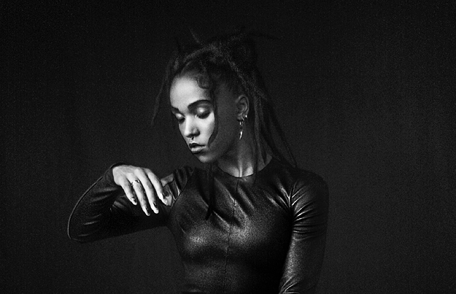 fkatwigs-figure8