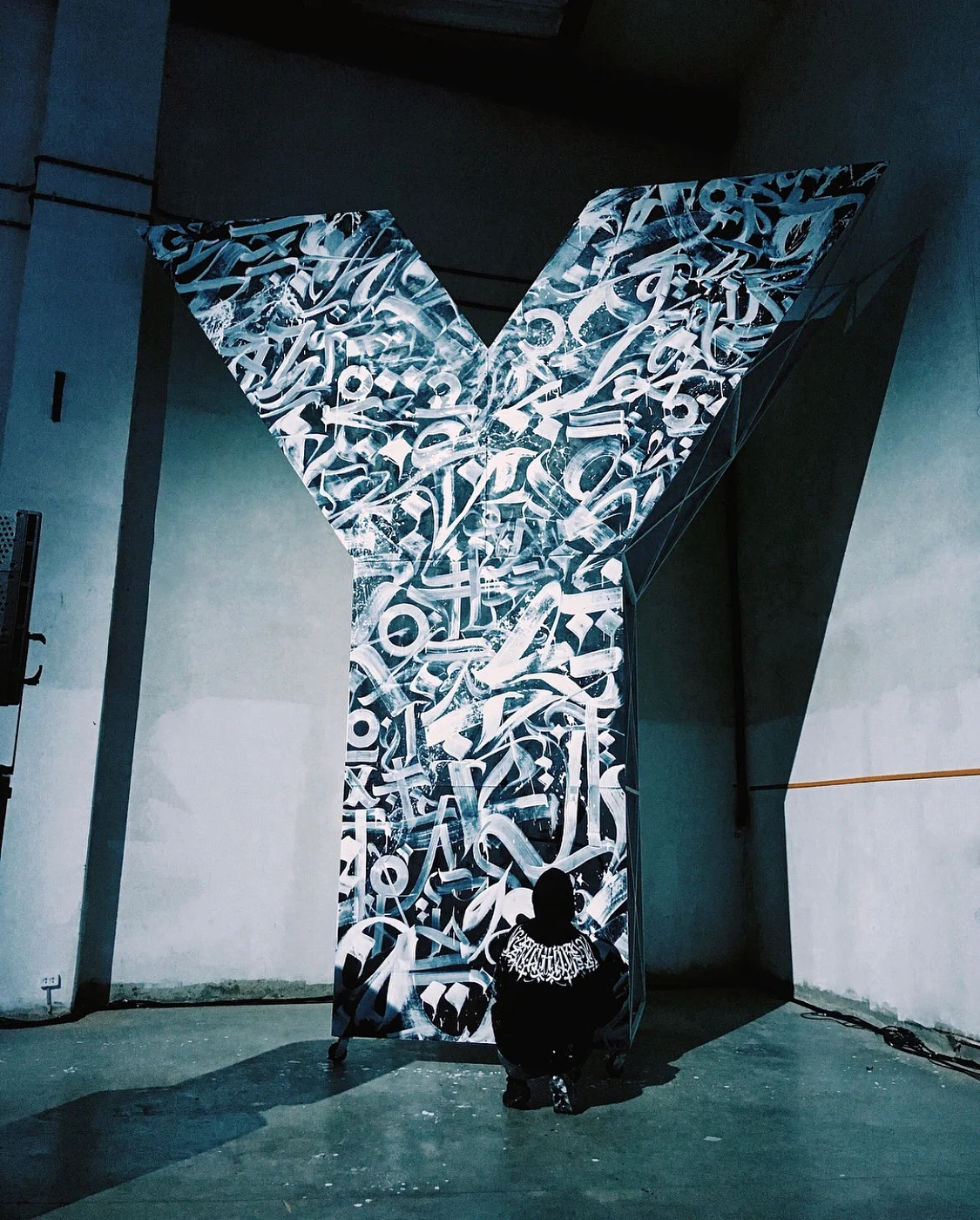 YSL Beautē ╳ Pokras Lampas: Calligraffiti Performance