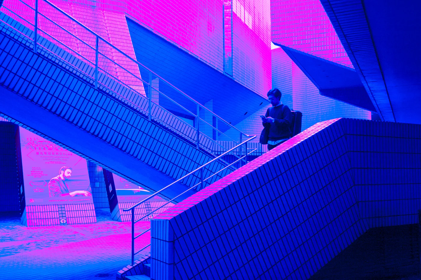 busygina-neon1.jpg