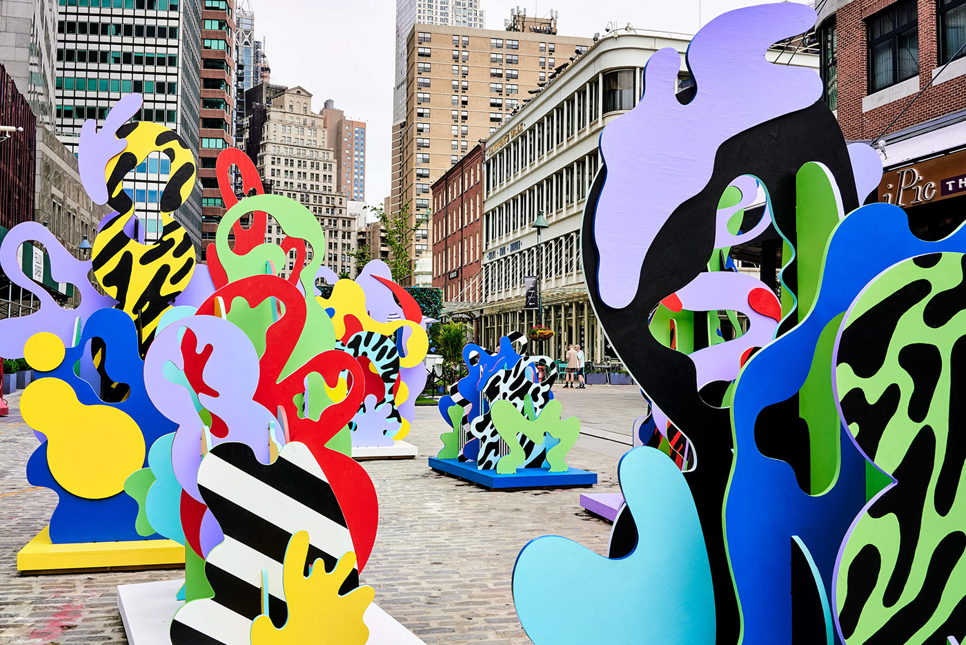 Wade and Leta ╳ Seaport District Sculptures NYC — Designcollector