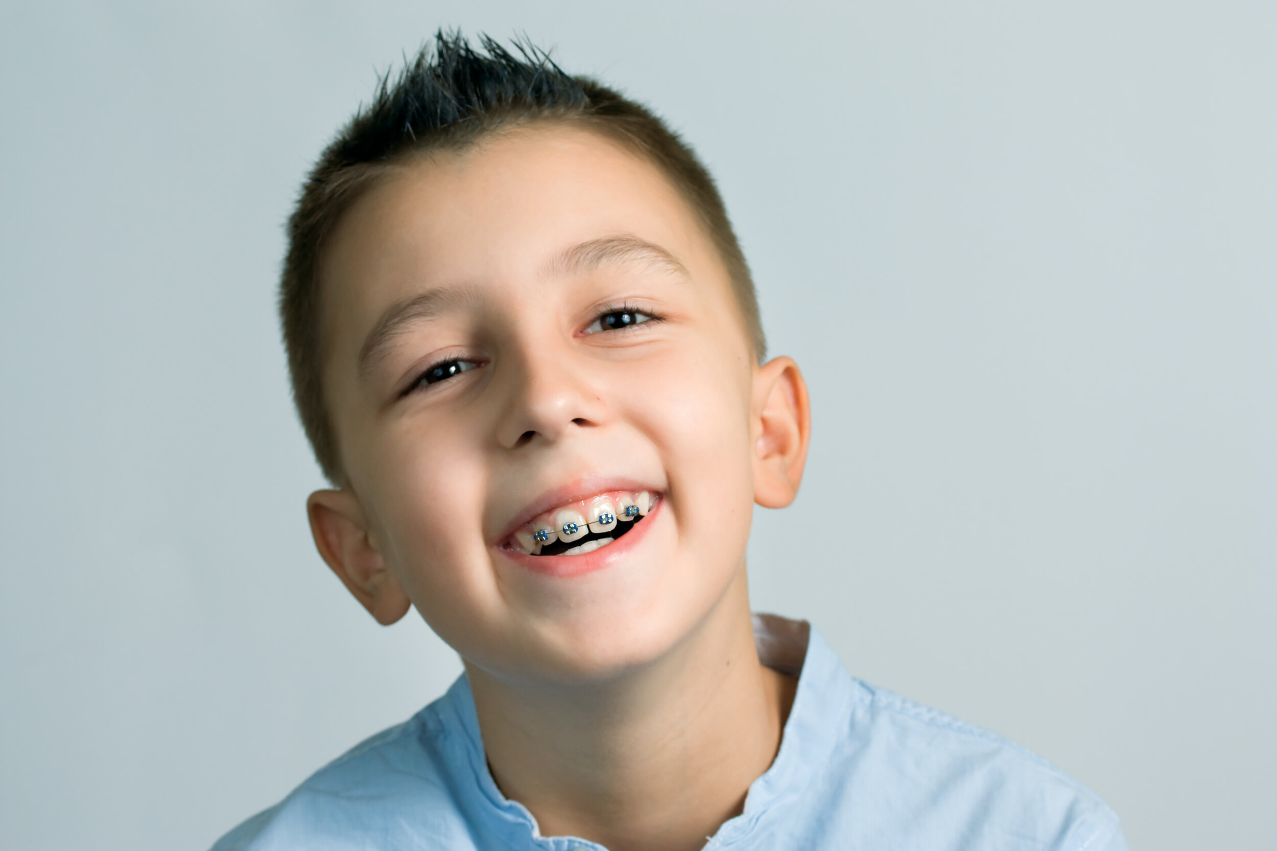   FRIENDLY   Advanced dentistry in a relaxed and friendly environment for the whole family 