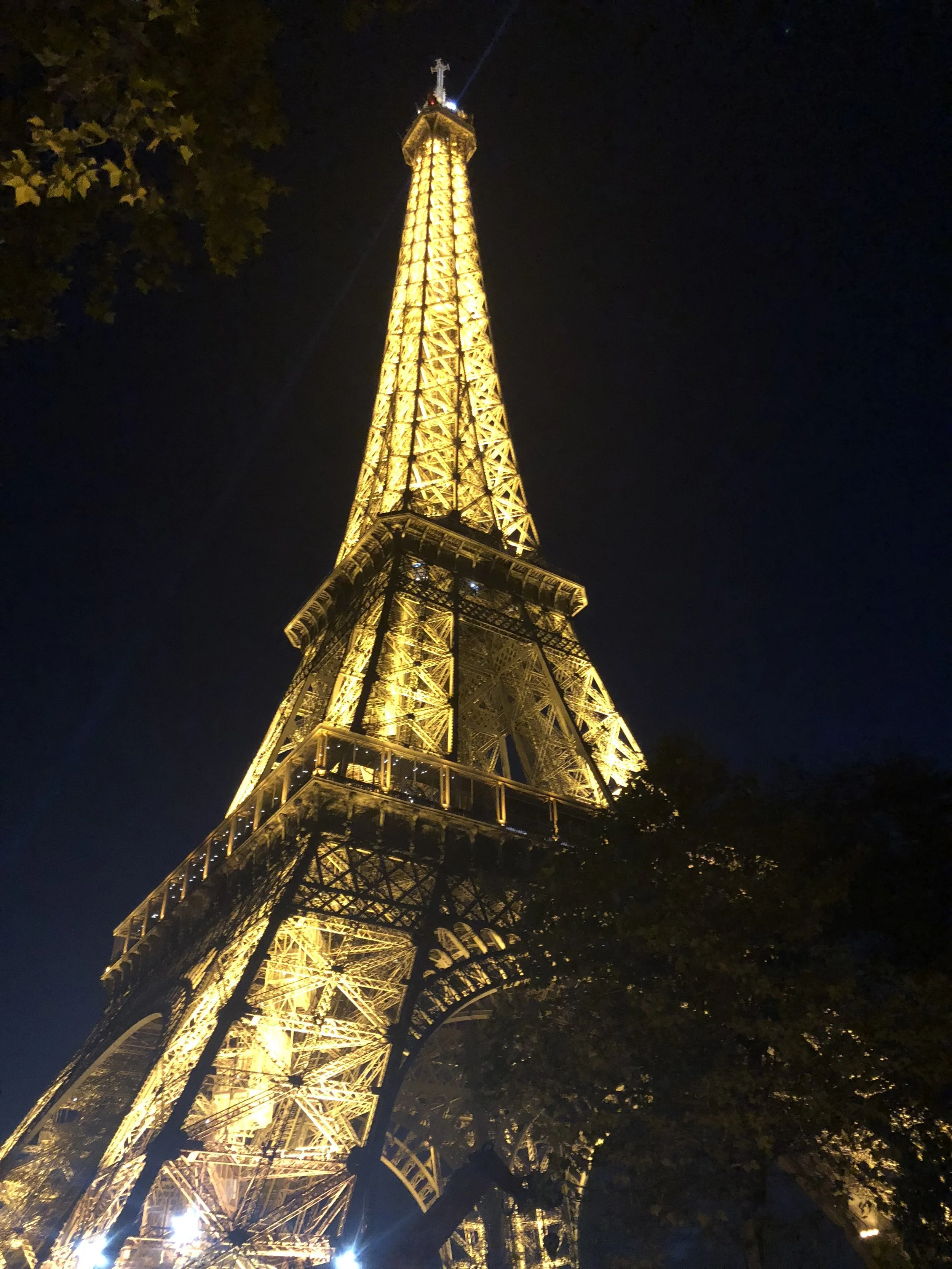 The Statue of Liberty is SHAKING (but only a little bit because she was born in France)