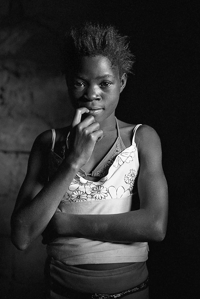Kuito | Minolta Dynax 7, Minolta AF 50mm F1.4, Kodak Tmax 400