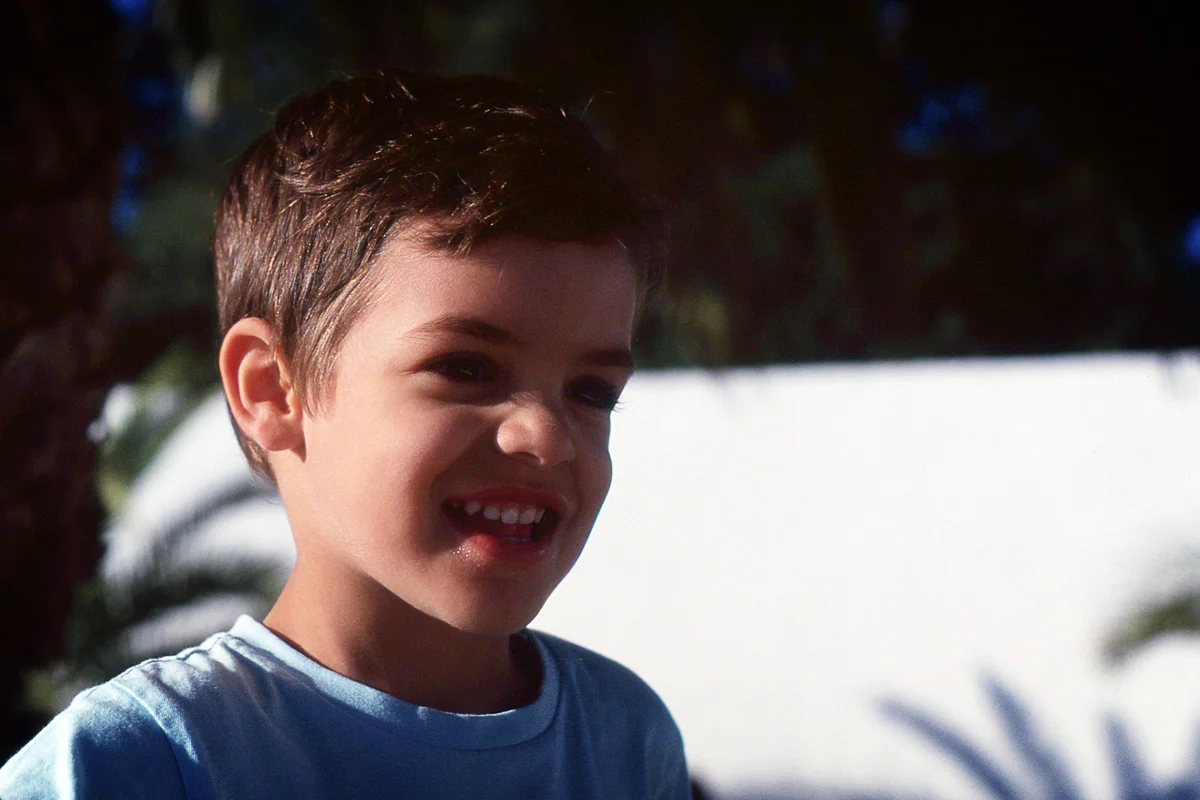 Minolta X700, Minolta MD 50mm F1.7, Fuji Sensia 100