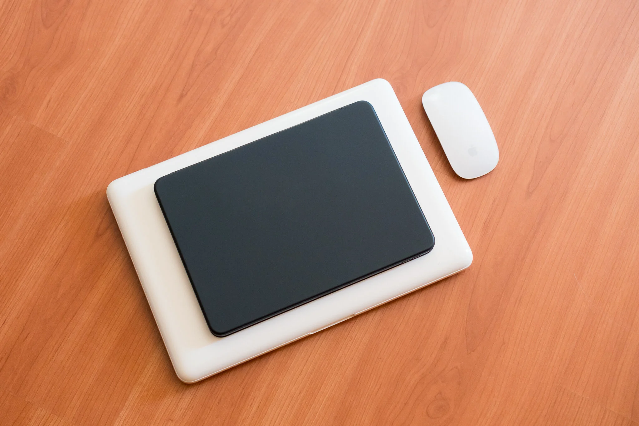 MacBook or iPadPro 11.jpg