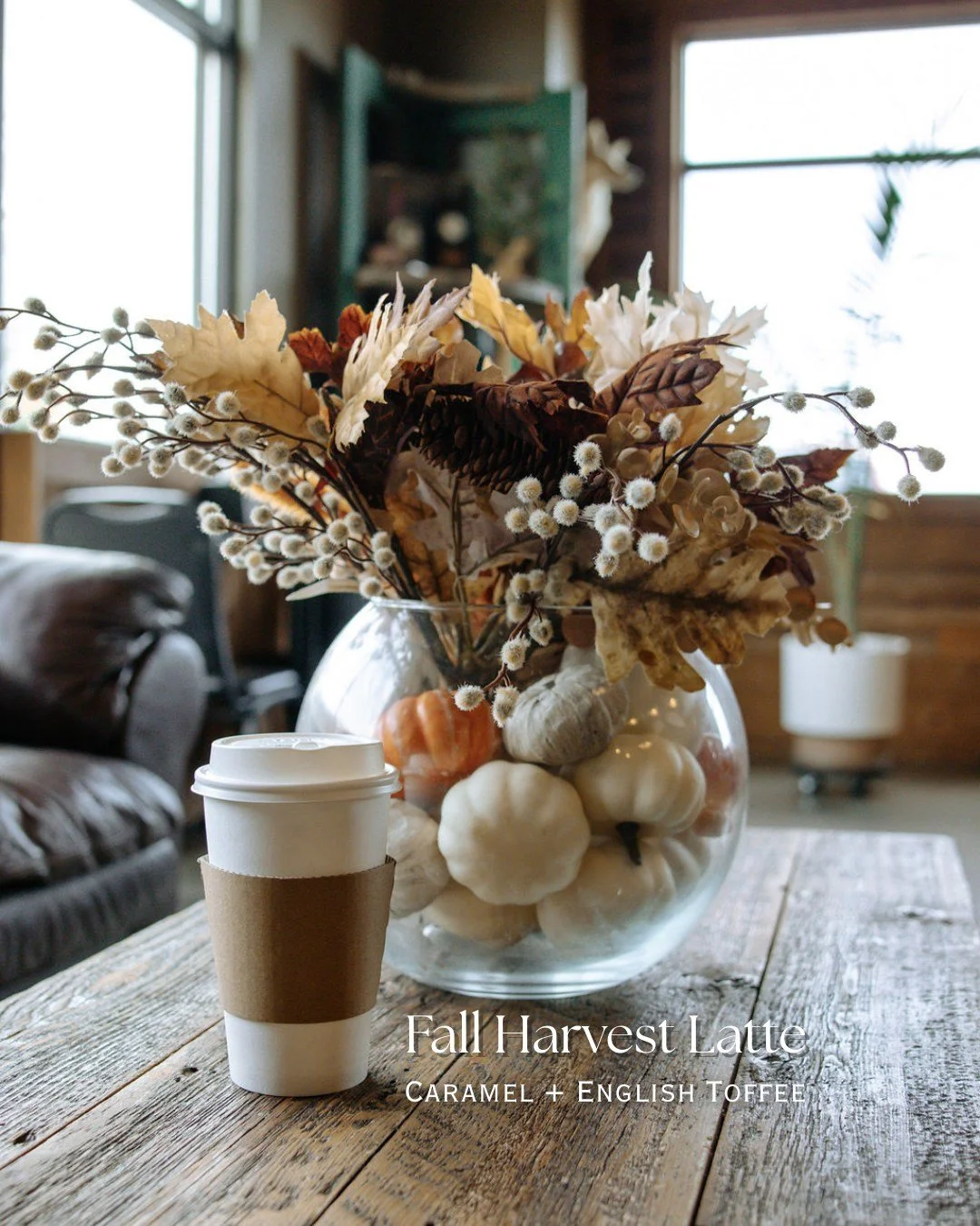 Caramel + English Toffee = pure autumn comfort. 🍁☕
Our Fall Harvest Latte tastes like the moment you dig your favorite sweater out of the closet — smooth, sweet, and made for crisp days at the Cabin. 🤎
.
#SouthsideCabin #FallHarvestLatte #