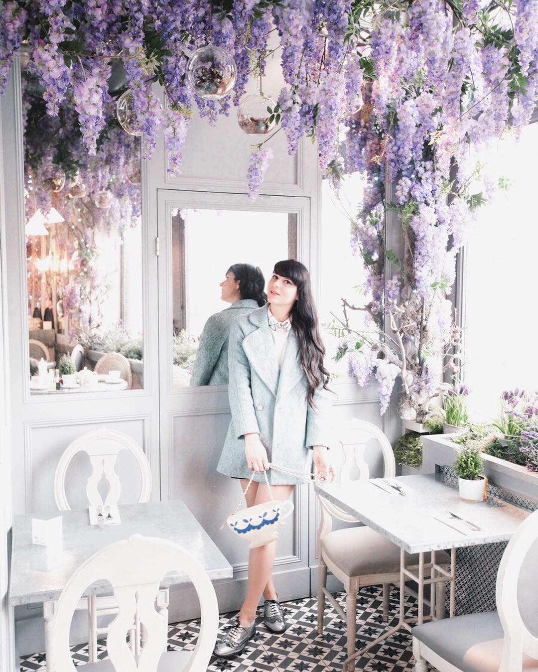 Alix aka The Cherry Blossom Girl is just so gorgeous and stunning and if you're not following her, you should! You will fall in love.