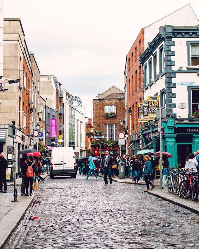 16 hours in Dublin ✔️ Thanks for the pints, bangers &amp; mash and your incredibly friendly people. Off to Berlin! #lovindublin #taylorcolephototravels #alifeofsims