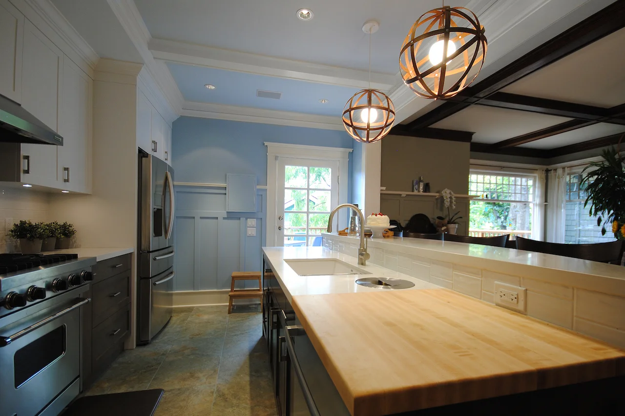 Kitchen Island to Back Door web hq