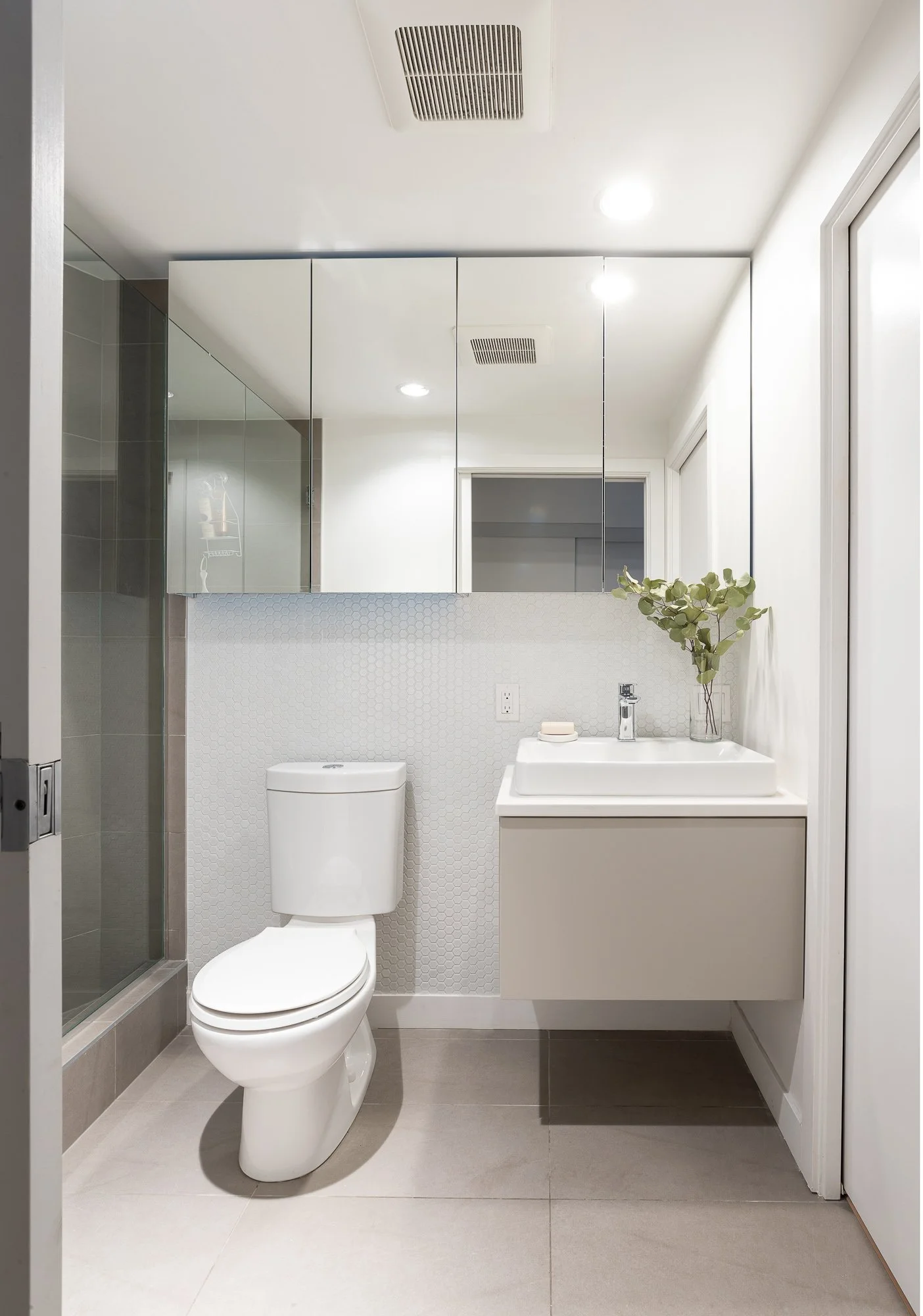 https://images.squarespace-cdn.com/content/v1/56e37bfdb09f956469f74f05/1723673481524-M8Q2O117L4A78K0GCGJU/bathroom-condo-renovation-vancovuer-bc-woodwards-1.jpg?utm_source=chatgpt.com