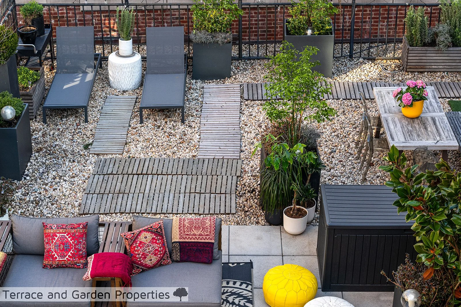 2- A3300205_1_MEDIUM RES.jpg