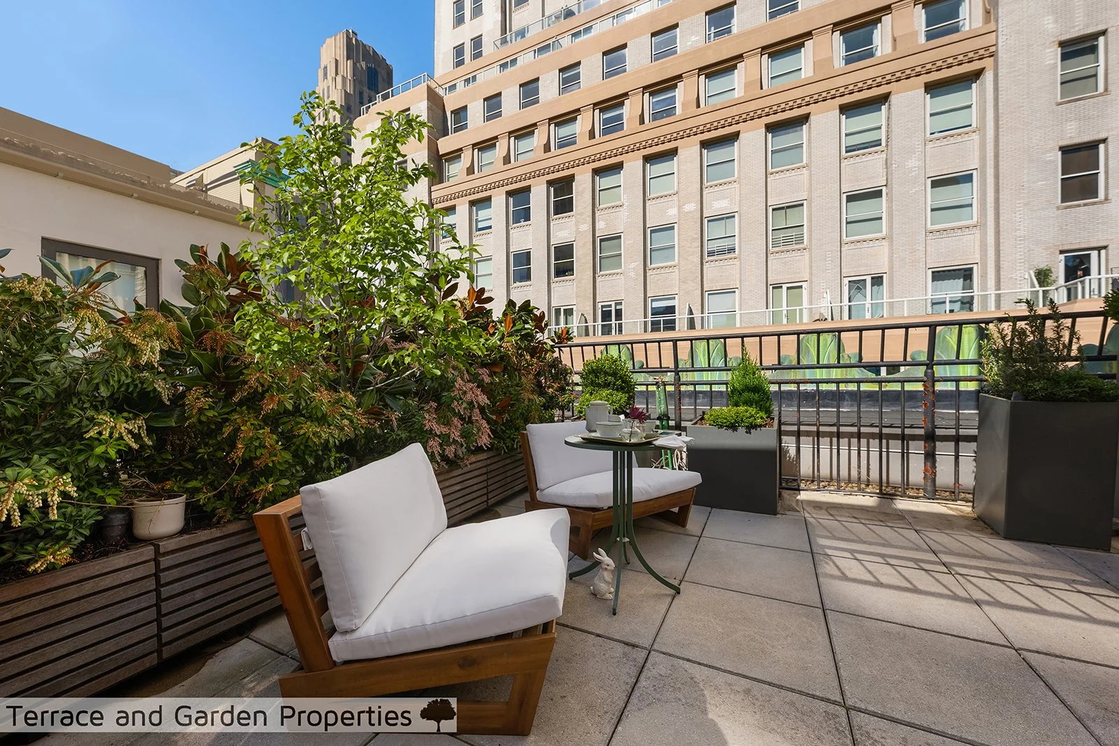 12- DSC06278_1_MEDIUM RES.jpg