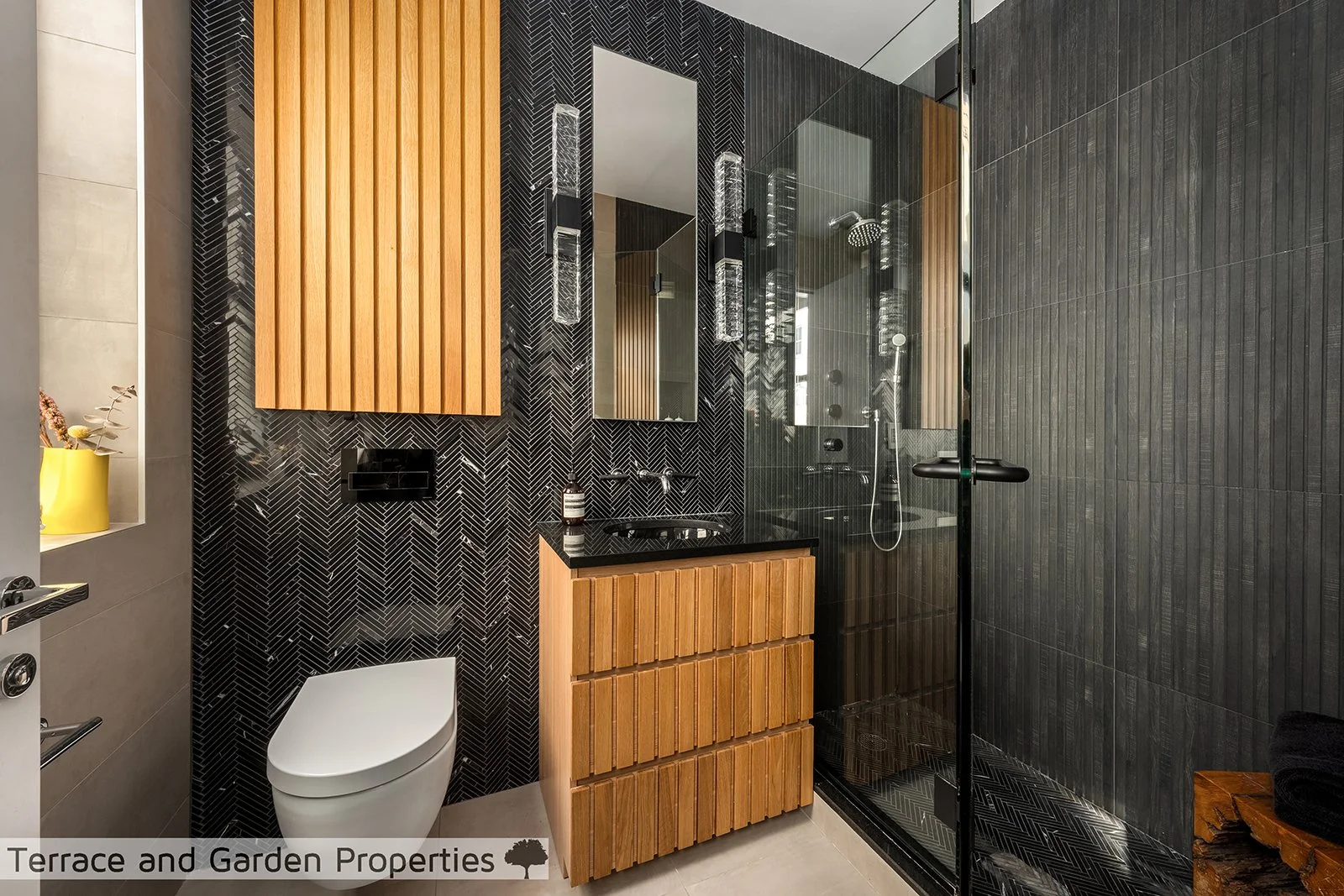 16- DSC07587_MEDIUM RES.jpg