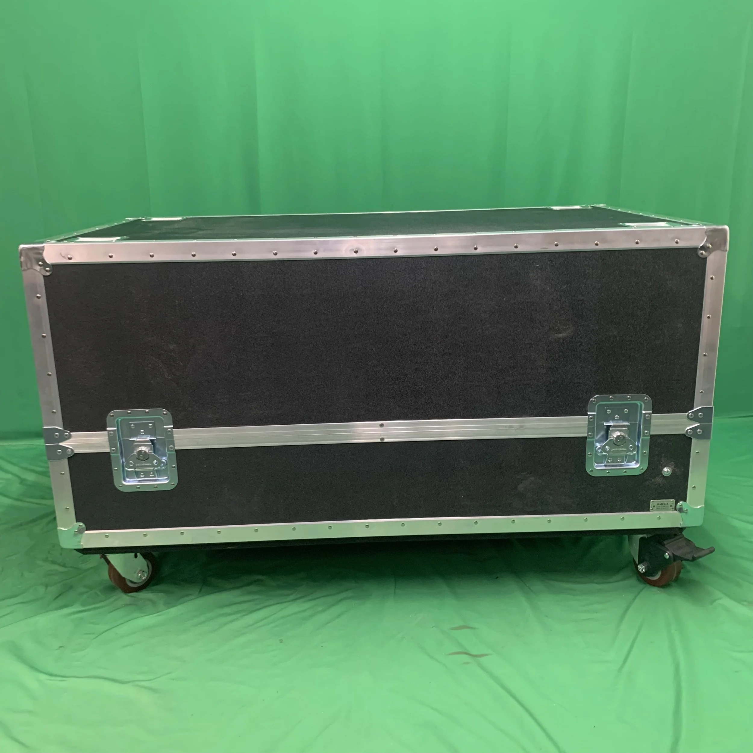 Christie Griffyn 4K32-RGB Laser Projector w Lens Comparmtnets - No Cage (OC-10653)