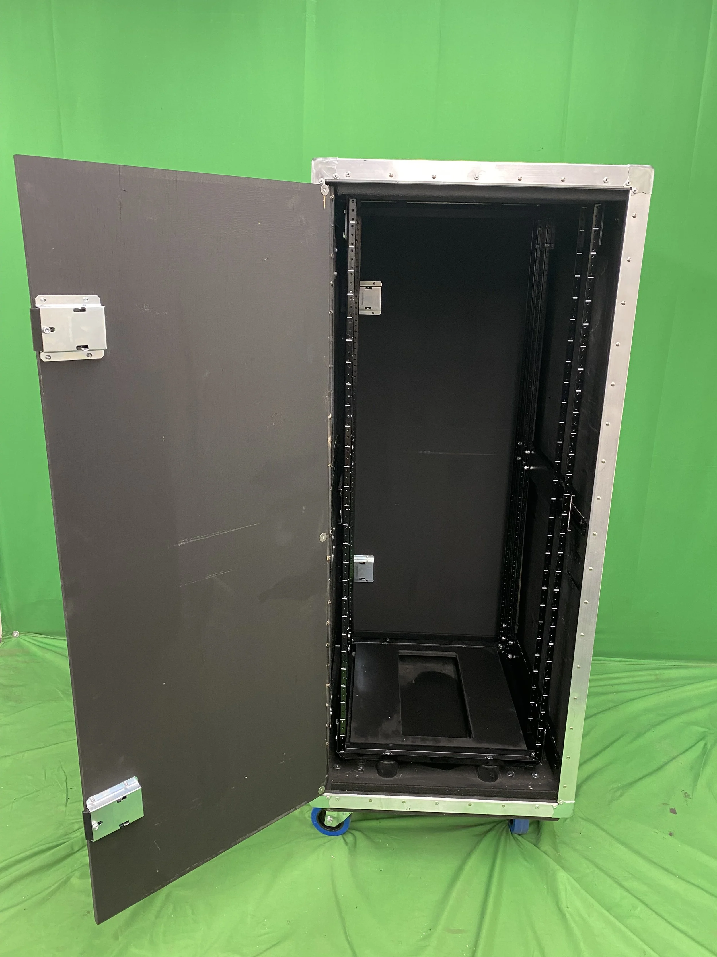 #1 - 28ru Air Flow Pocket Door Rack 22in RxR (OC-11155)