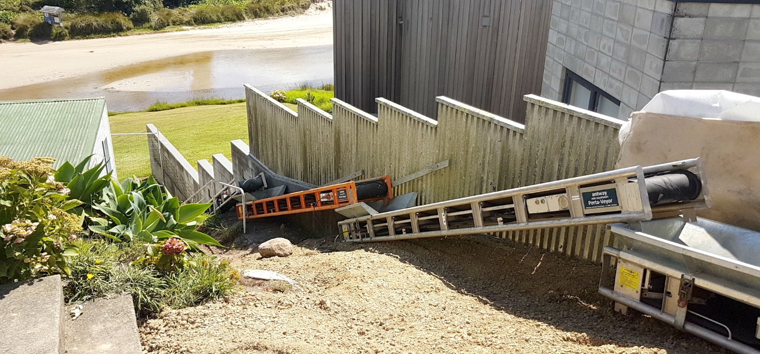 Portable Mobile Conveyors Moving Dirt. NZ Conveyors