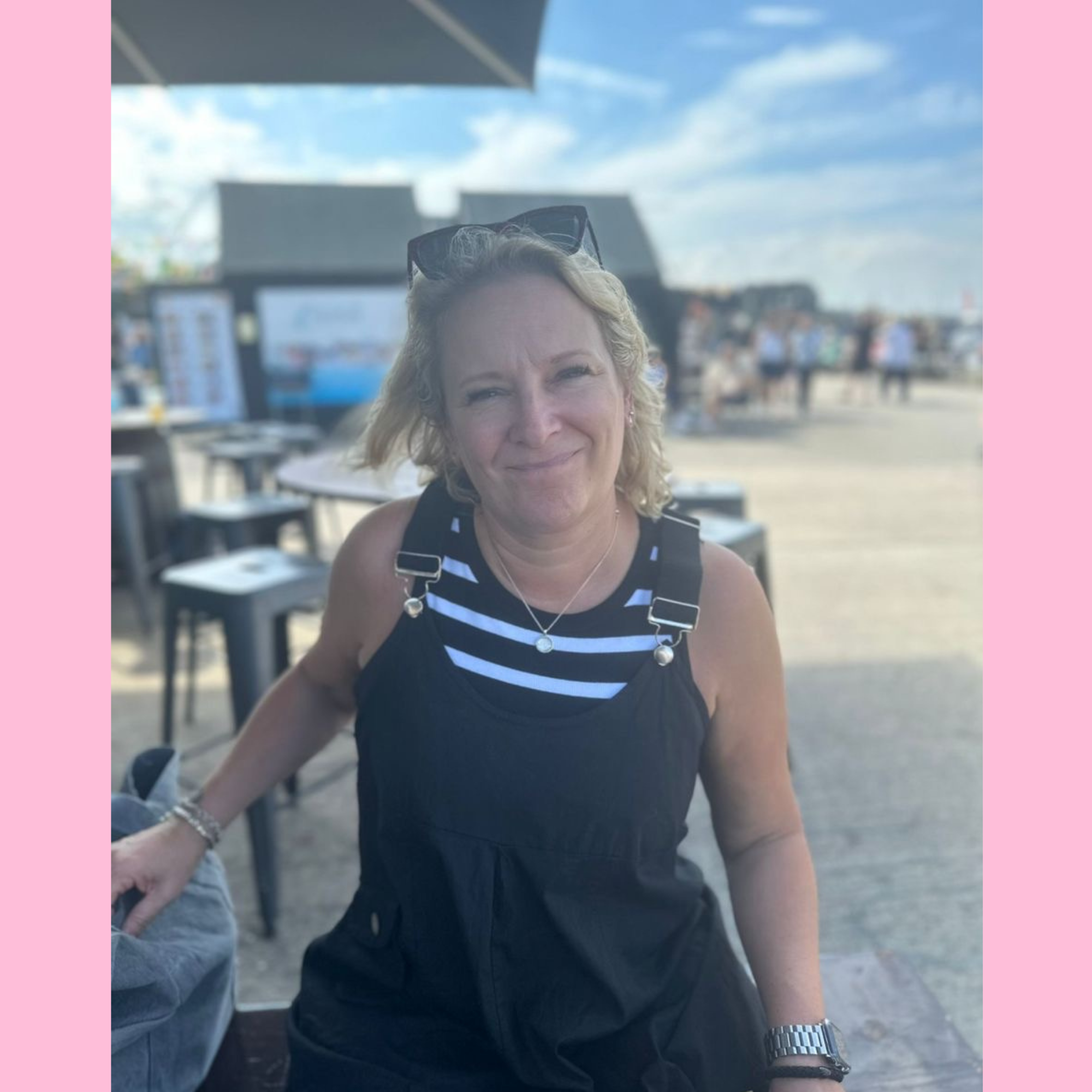 personal trainer redhill, surrey - coaching client strength training session