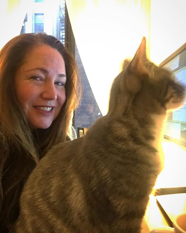 Work at home bestie😻
.
.
.
#workathome #workfromhome #homeoffice #homeofficecat #catmomlife #brooklyncat #quarantinelife #socialdistancing #tristancat