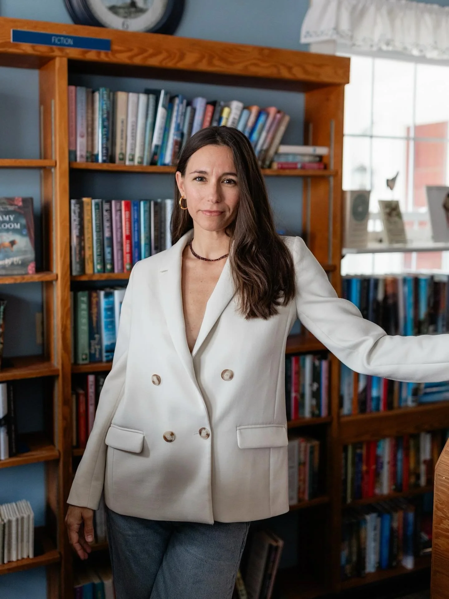 I am working with a lot of my current UNRAVEL clients on the details that matter and the logistics. We have done a lot of the unravel this year and now the voice and the image and the language of our bio gets to change and evolve, too.

Sharing my au