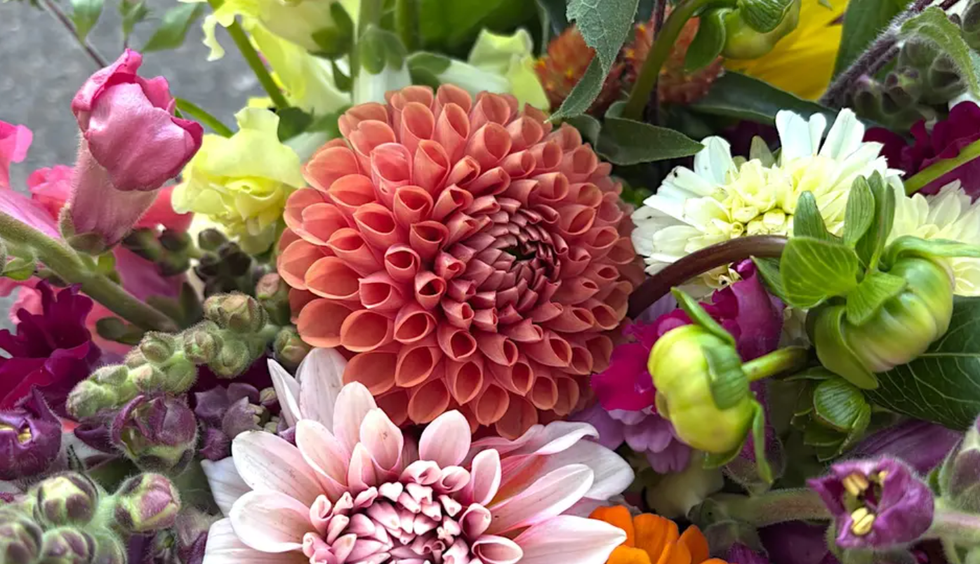 Floral Design & Tablescapes on the Flower Farm with Ever Frank