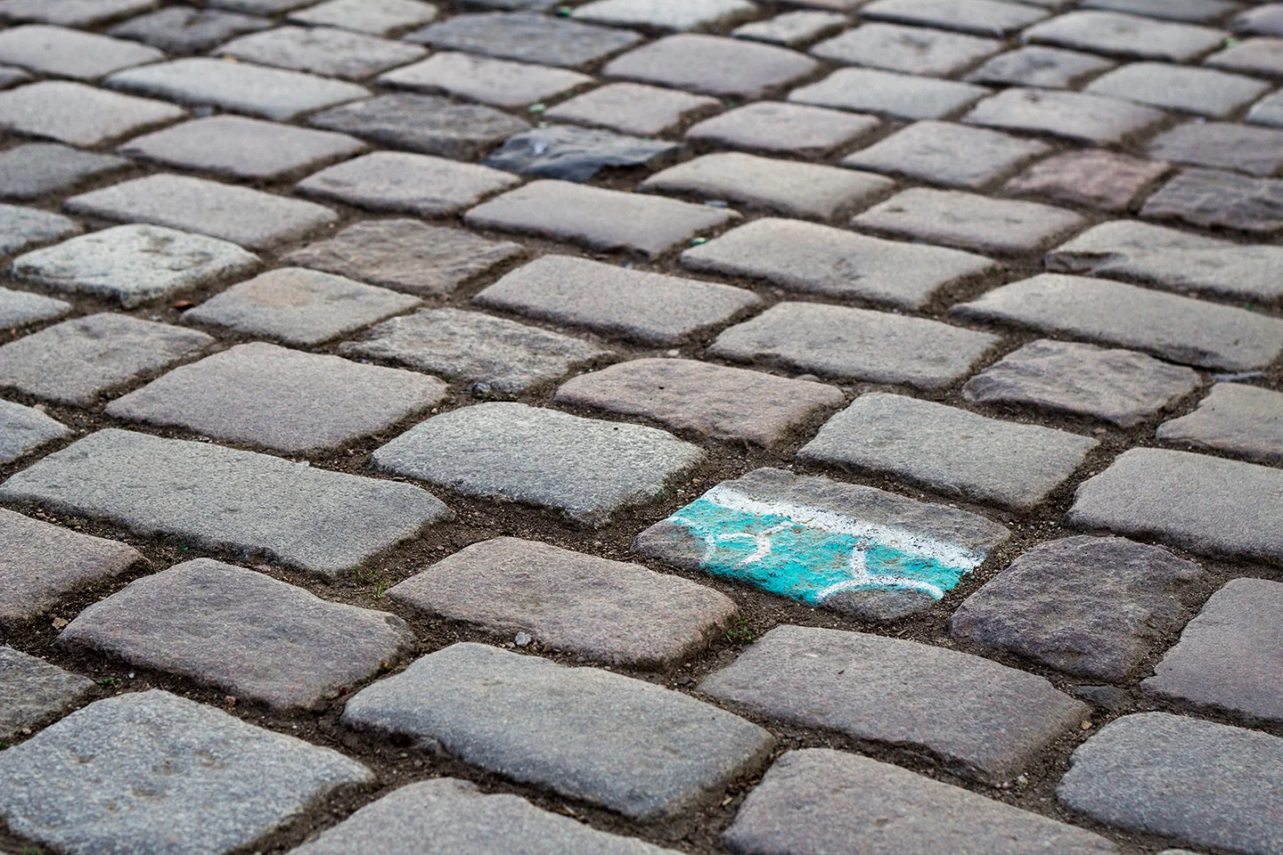 street_art_andre_levy_zhion_intervention_underpants_briefs_frankfurt_germany_main_sidewalk_turquoise.jpg
