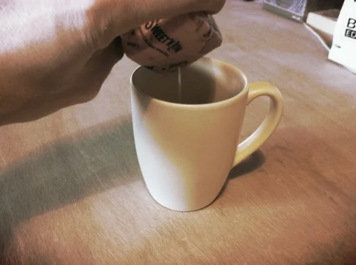  by taking individual packaging out of the equation, you can let users pour their favorite sweetener, while keeping branding front and center.&nbsp;    