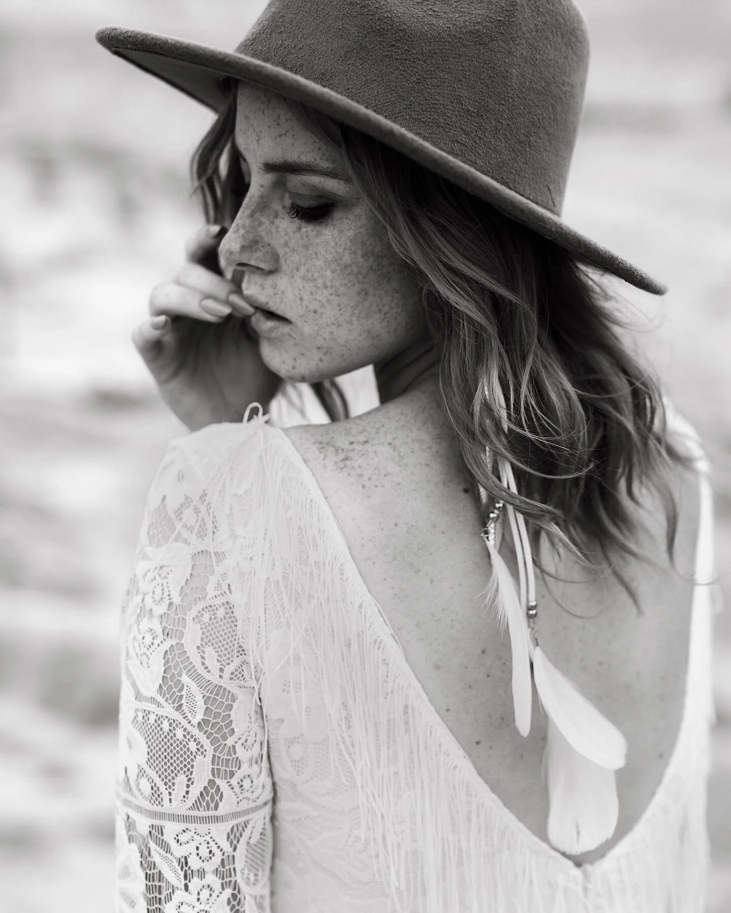 desert bridal session w/ @cityflower_holka 🖤
.
Kedysi boli s&oacute;lo portr&eacute;ty moja srdcovka, posledn&eacute; roky som trochu zatuhol v p&aacute;rovk&aacute;ch. To pl&aacute;nujem v 2023 zmeniť 🤞Tento post ako oznam pre v&aacute;s a reminde