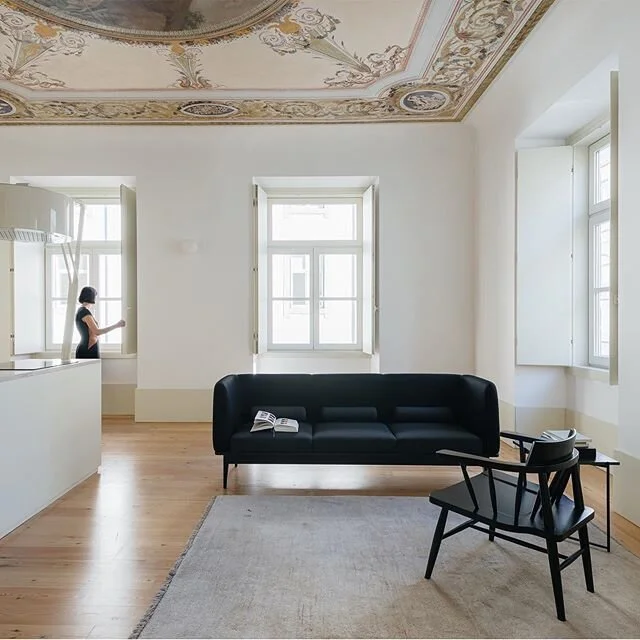 Creating very unique pieces on good design principles, that's how we see it.

SOFO sofa and R&B2 at “Apartamentos Pombalinos”, a project by @auroraarquitectos 
Photography by @domalomenos