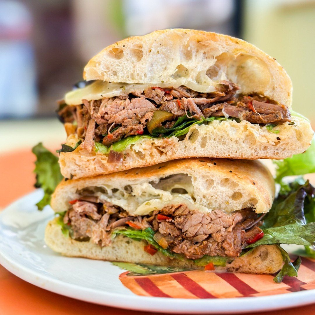 December is here! 🥰

Introducing the Cha Cha Cha ✨

Cuban sous vide beef, red bell pepper, roasted onion, diced tomato, green olive, provolone, cilantro lime ranch and mixed greens 😍

Who's ordering one?!