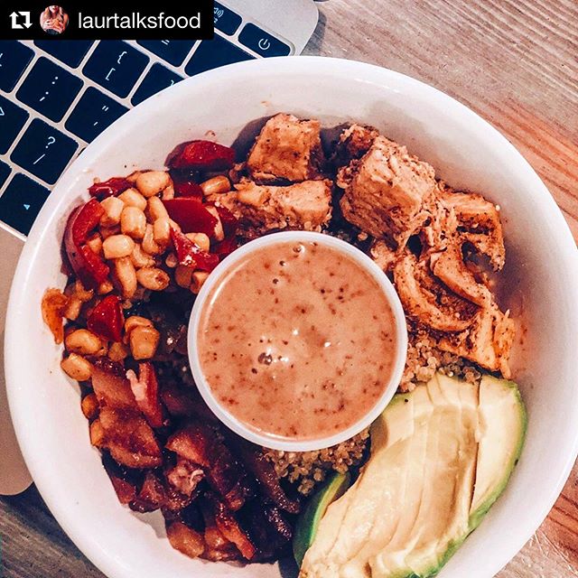 ❤️ to @laurtalksfood for the good vibes! ・・・
Today I checked EVERYTHING off my “To Do” list...I’d like to thank this balsamic fig sauce from @hamiltonsbakery for supporting me👏🏼
.
.
.
📍HARLEM
@hamiltonsbakery
.
#hamilton #hamiltons #hamiltonsbakery #hamiltonbowl #grainbowl #superbowl #buddahbowl #avocado #balsamicfig #coffee #coffeeshop #nyccoffee #nyccoffeeshops #nyc #newyork #newyorkcity #eatnewyork #eatnyc #harlem #harlemeats