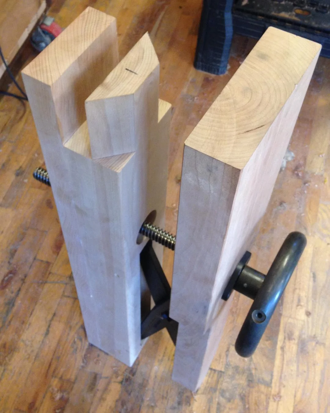 Unfortunately very little progress this weekend as I’m recovering from a busted rib and my wife has me on strict couch duty. Boring!!!!
Anyway, its difficult to tell, but the chop is cherry and the leg is beech. I will “age” the cherry to darken it before oiling the bench. Should look awesome!
#madeinusa #madeinmichigan #Benchcrafted #woodshop #workshop #woodwork #handmade #cherry #beech #workbench #roubo #tenon #dovetail #legvise #wagonwheel http://ift.tt/1jxx40B