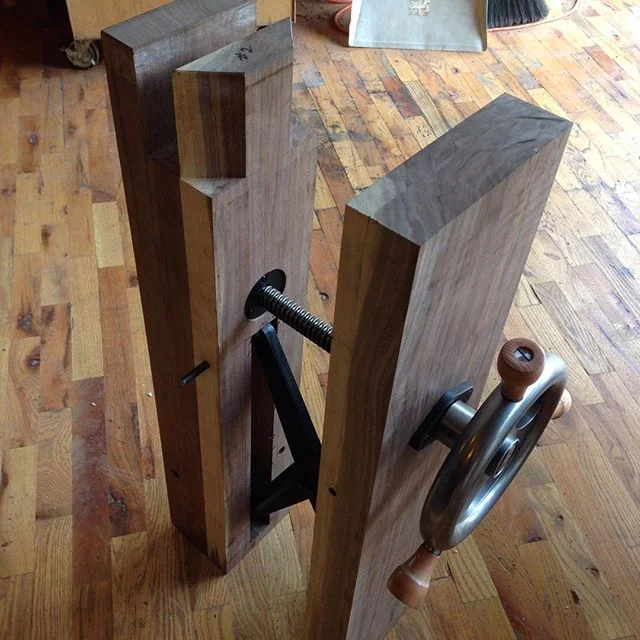 #Benchcrafted leg vise install done for David’s workbench @cupandchisel. Now I need to shape the chop…
#vise #cupandchisel #mcmfurniture #madeinmichigan #handmade #workbench #roubo #walnut #legvise http://ift.tt/1MtZiSe